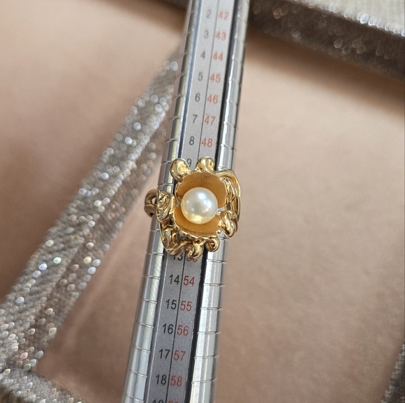 Vintage 14k Gold Clam Shell Pearl Ring - Picture 7 of 13
